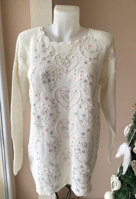 Pulover s vysivkou, 40