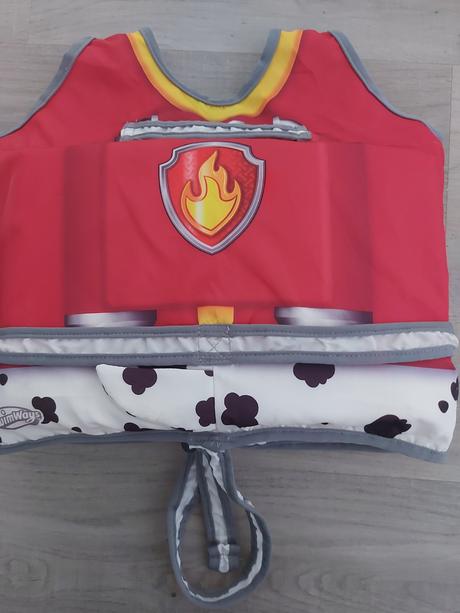 Plavacia vesta / zachranna vesta, 