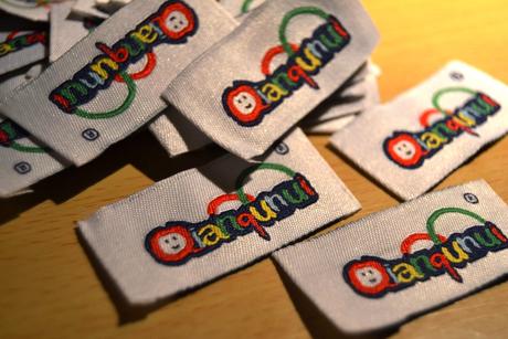 Nášivka farebný text,