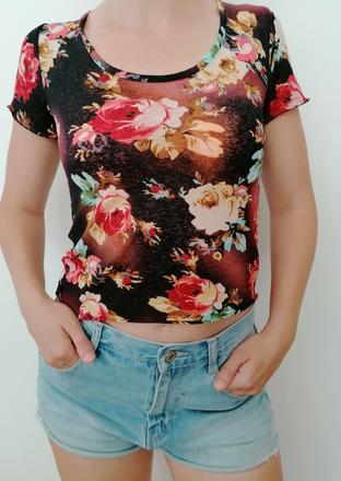Ľahké kratšie kvietkované tričko, s
