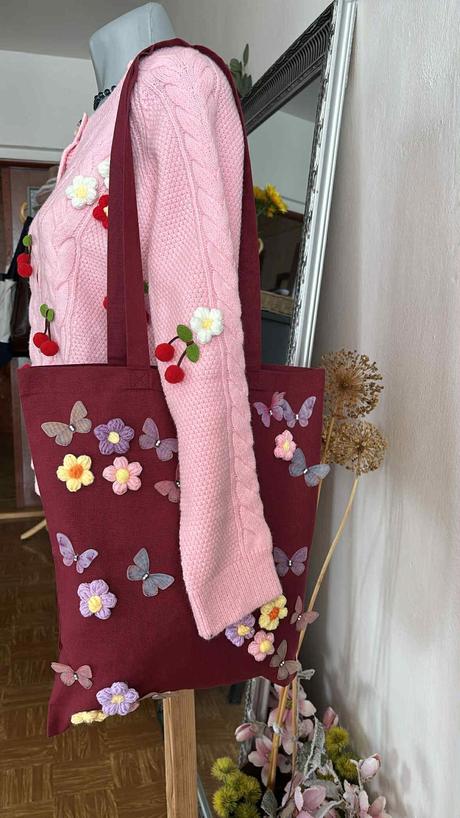 Ručne zdobená plátená taška,