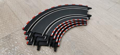 Predám diely na autodráhu carrera go , d 143, 