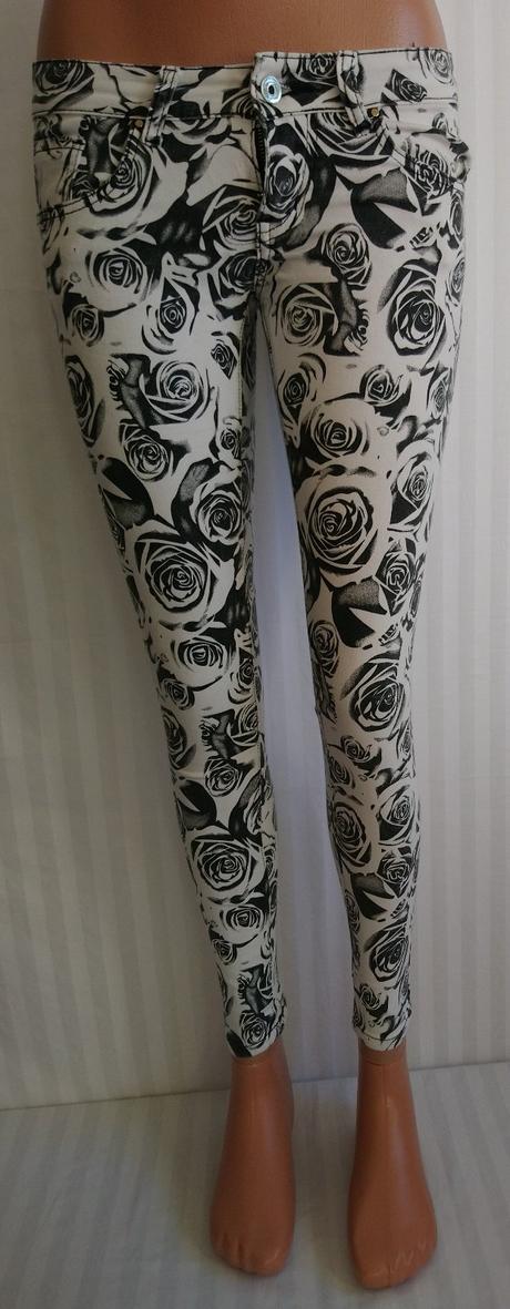 Dámske elastické čierno biele džegíny, smagli ital, s