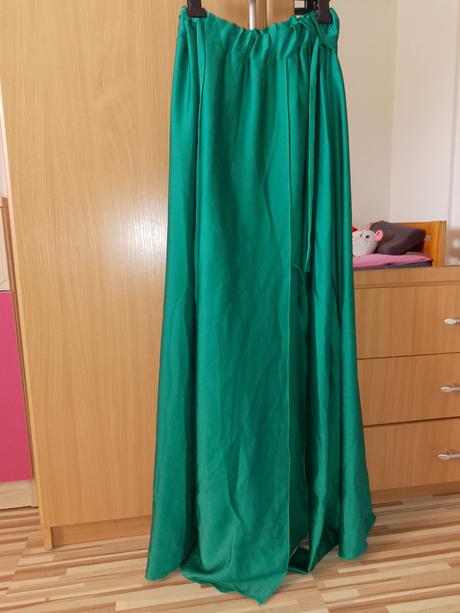 Saténová sukňa, m