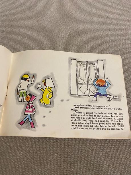 Mini rozprávková brož eva prášilová na sánkach 67,