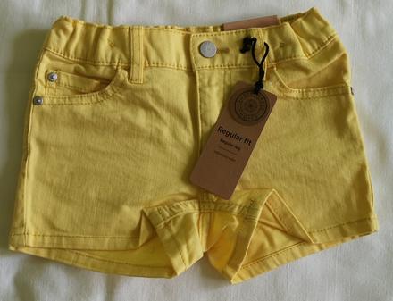 Žlté šortky s funkčnou gumou v páse, lindex,104