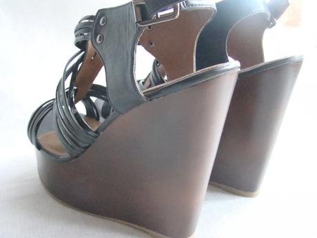 Nenosene les petit bombes  klinové sandále, 39