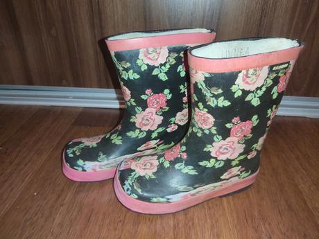 Gumáky kvietkované, 28