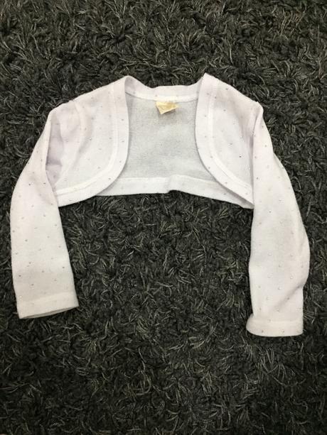 Šaty pre malú nevestu, 98