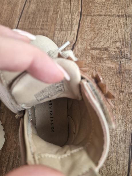 Krásne krémové reserved topánky, reserved,21