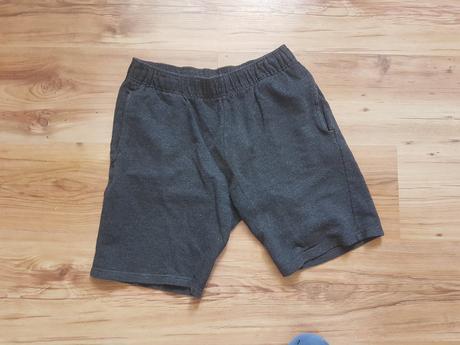 Teplákové kraťasy s vreckami, m