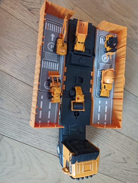 Kamión so žeriavom, 