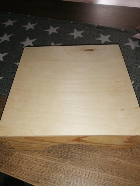 Krabička na servítky, 