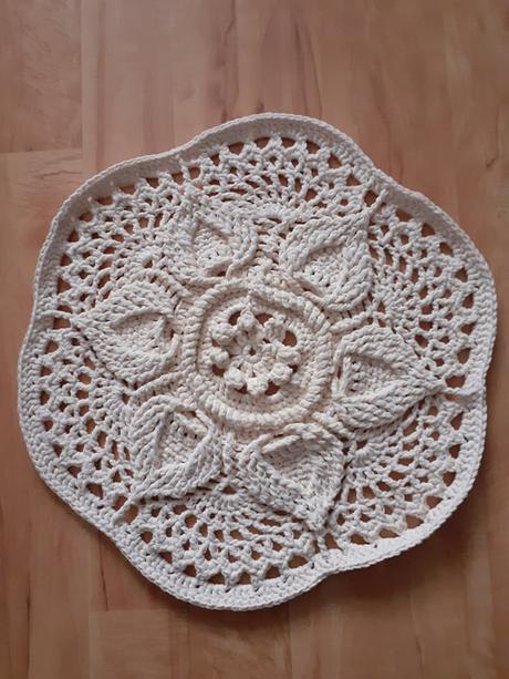 Háčkovaný koberček,