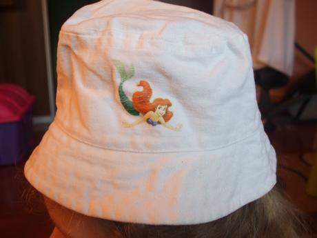 Klobúčik na 2 až 4 roky, disney,80