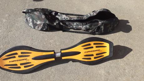 Waveboard nepoužívaný.,
