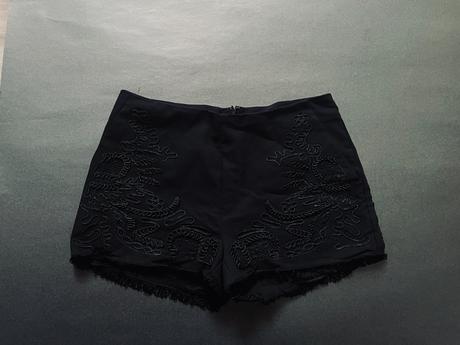 Zdobené kraťasy, s