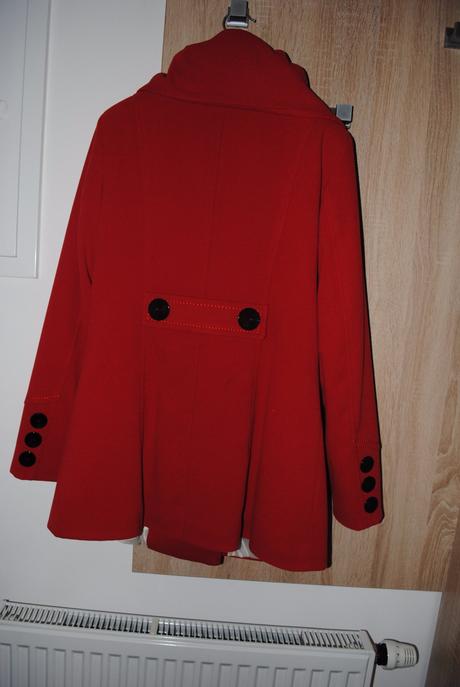 Krásny kabátik, 40