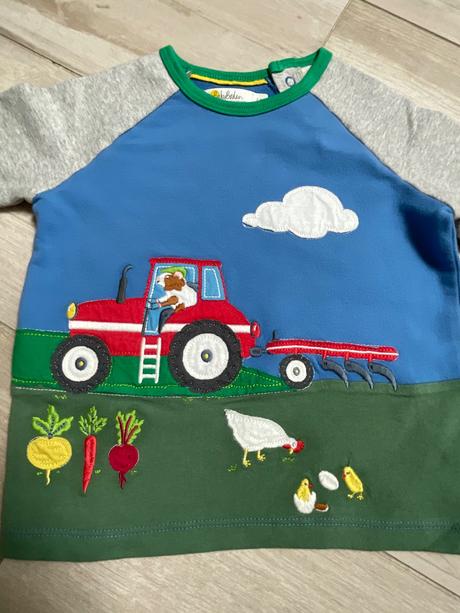 Nádherná súprava tepláčikov a tenkej mikinky, mini boden,98 / 104