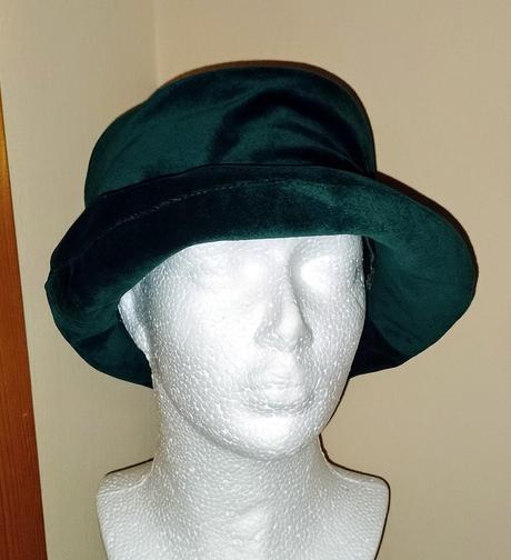 Tmavo zelený klobúčik v.56-58, 56