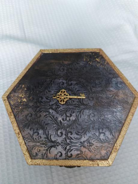 Krásna šperkovnička, 