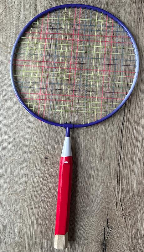Juniorská bedmintonová raketa za 3eur, 