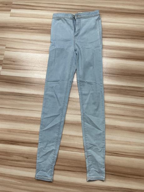 Bledomodré rifle, bershka,32