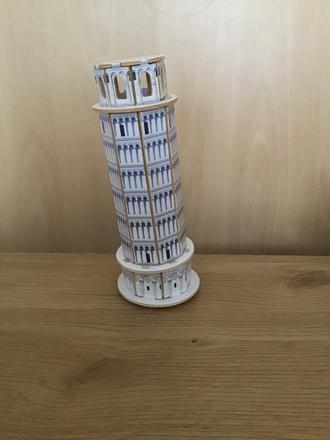 Šikmá veža v pise darujem, 