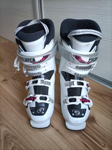 Lyžiarky tecnica 240 245, tecnica,38