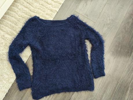 Modrý pulóver., s