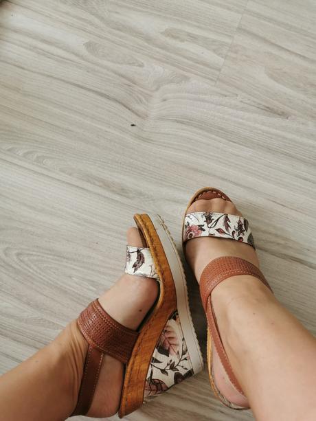 Kožené sandálky na platforme lasocki veľ. 38, lasocki,38