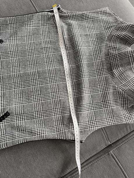 Dámske elegantné šaty, m