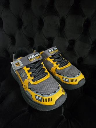 Skechers truck, skechers,35