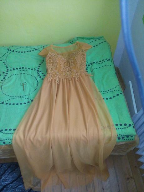 Spolocenske saty, 