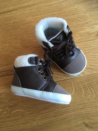 Nové cápačky, <17