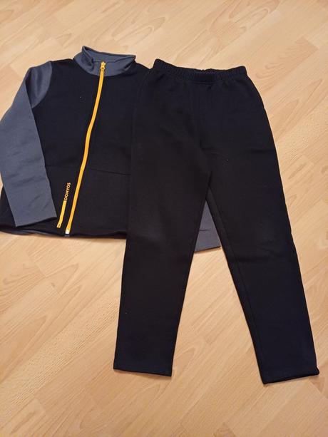 Tepláková súprava., decathlon,146