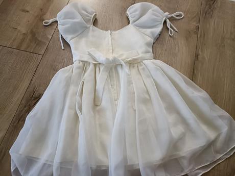 Slávnostné šaty, 128