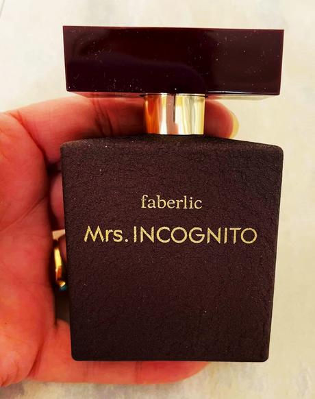Parfém mrs. incognito,