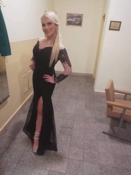 Krásne plesové šaty, m