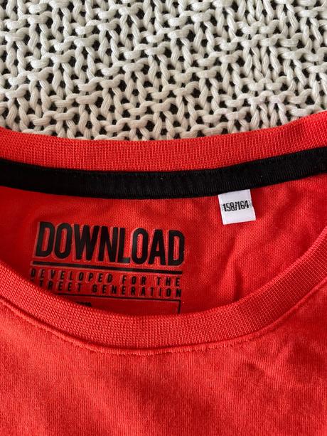 Pekné červeno čierne tričko, c&a,158