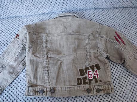 Menžestrova bundička, 98