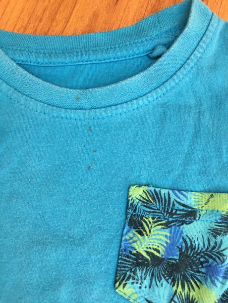 Tričko s fľakmi, lupilu,98