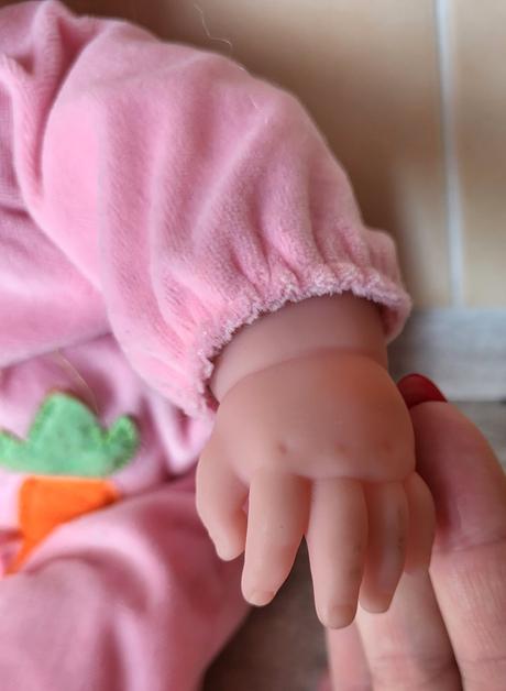 Bábika s modrými očami, 