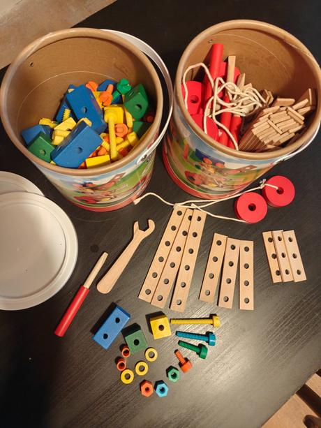 Skrutkovacia stavebnica, 