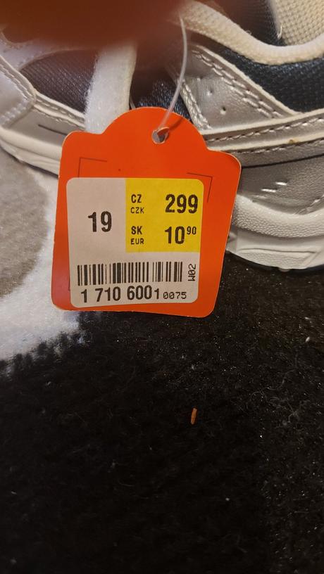 Predám chlapčenské topánky veľ. nohy 19, victory,19