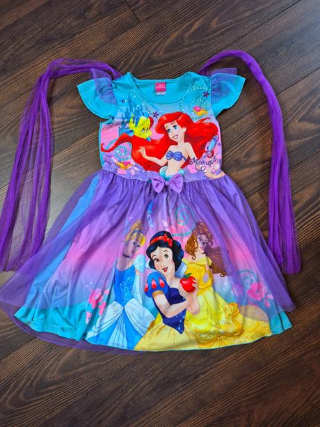 Šaty s rozprávkovými postavami, disney,110