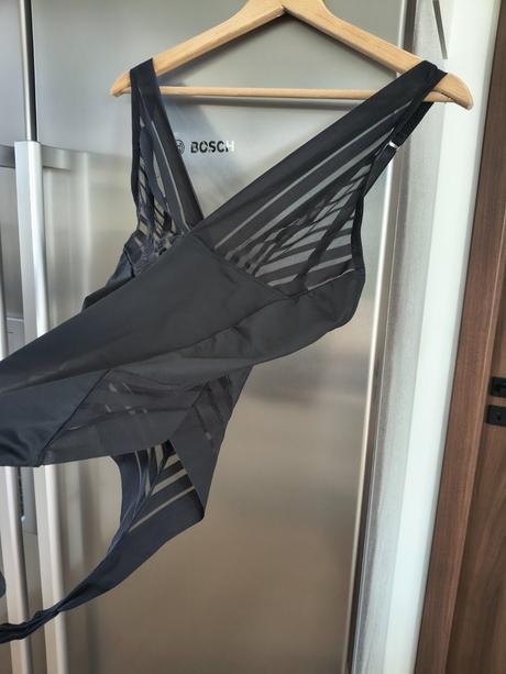 Nádherné čierne zoštíhľujúce body m-l, l