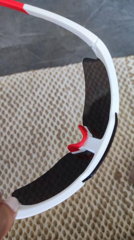 Športové slnečné okuliare, 