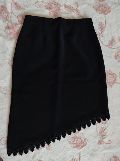 Sukňa s ozdobným lemom, s