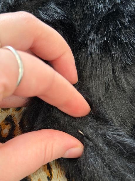 Luxusná čierna kožušinová vesta, gate,s